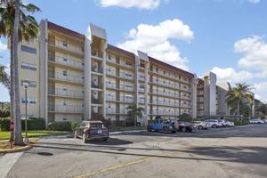 featured image of 3590 Via Poinciana #202