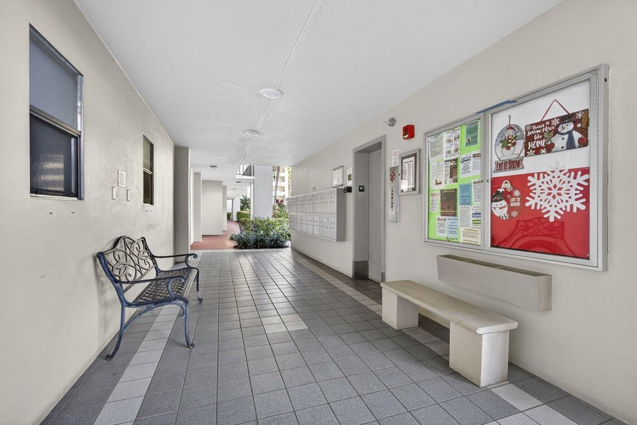 3590 Via Poinciana #202 - Photo 4 of 50