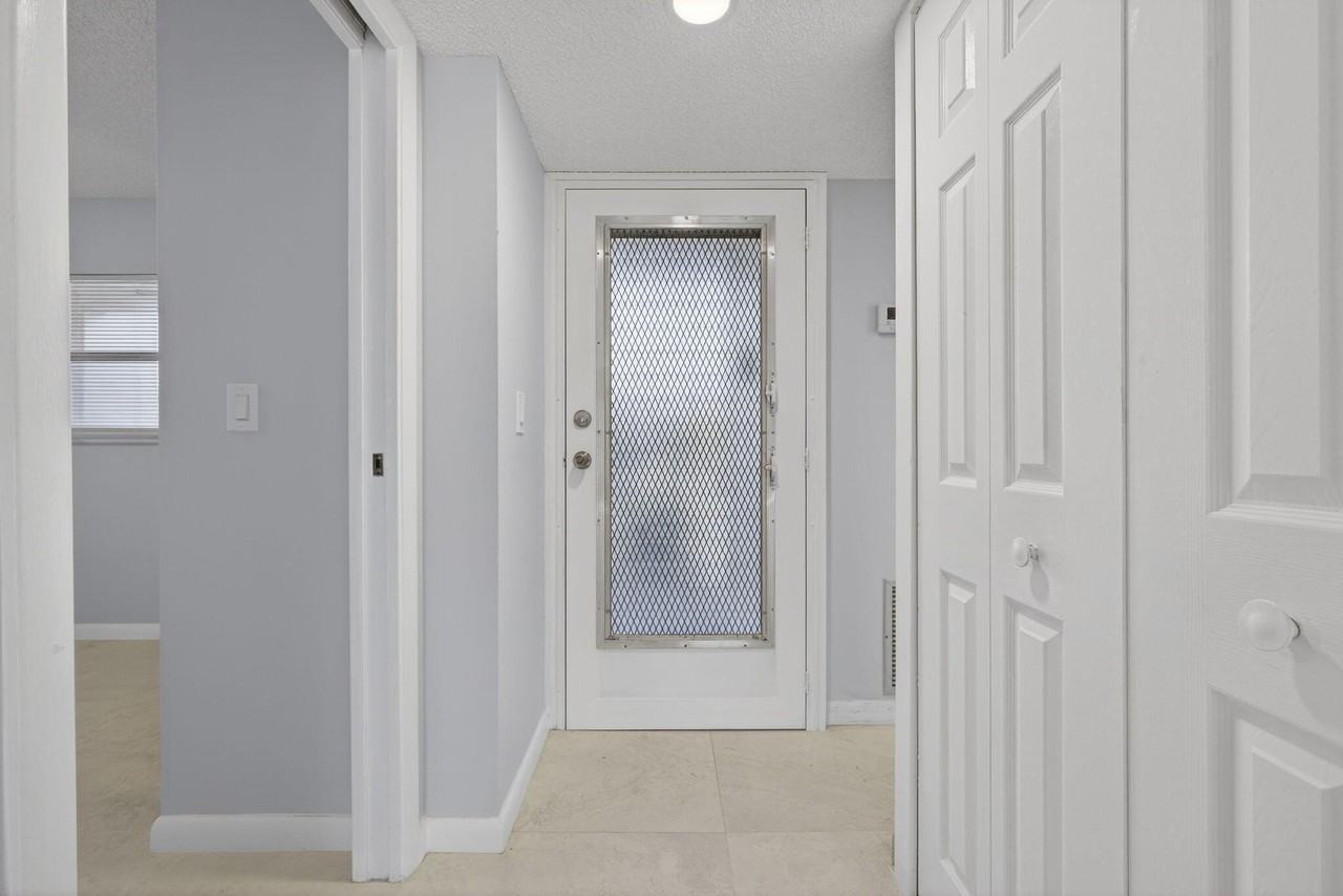 3590 Via Poinciana #202