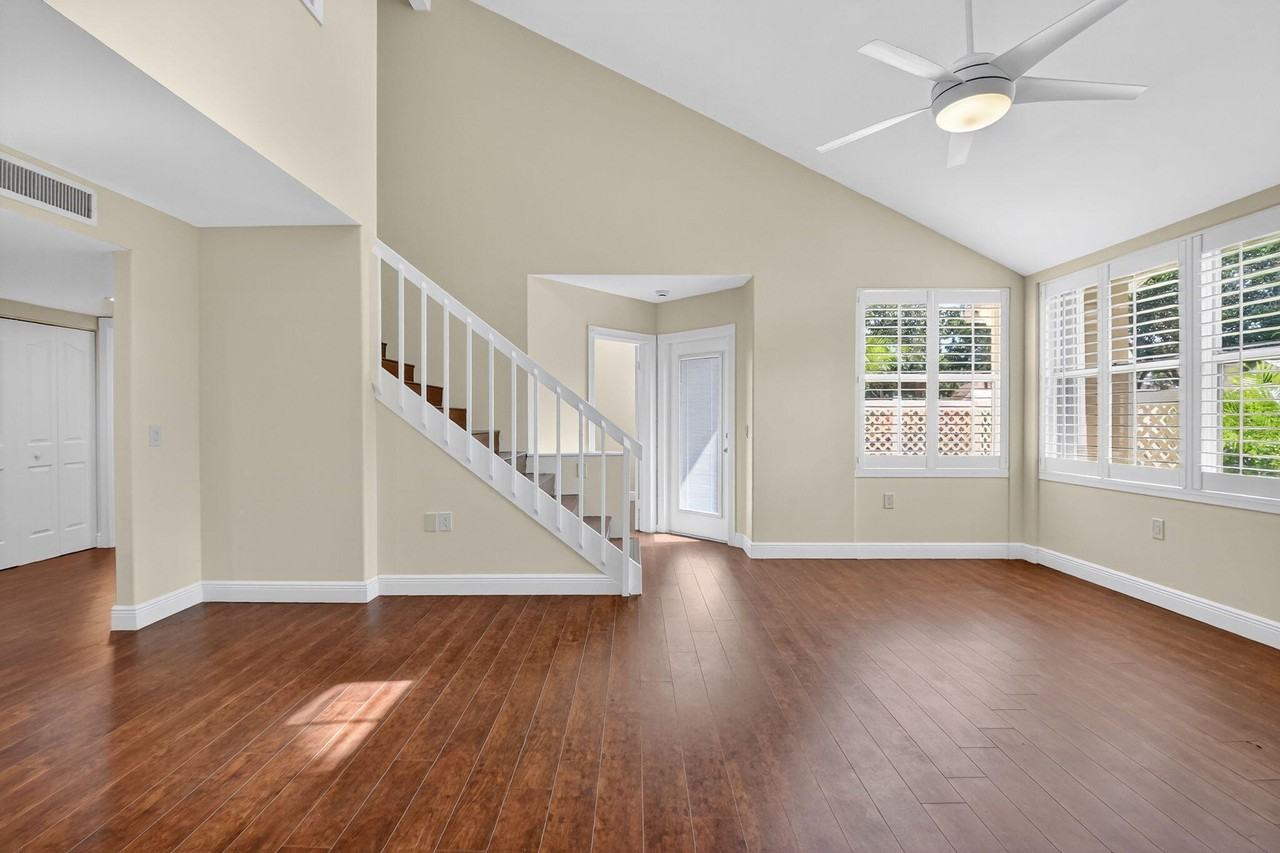 203 Andover Ct - Photo 4 of 36