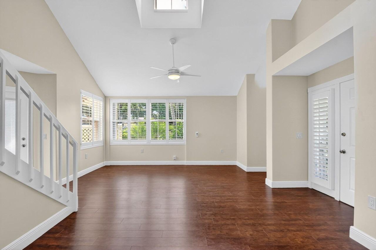 203 Andover Ct - Photo 6 of 36