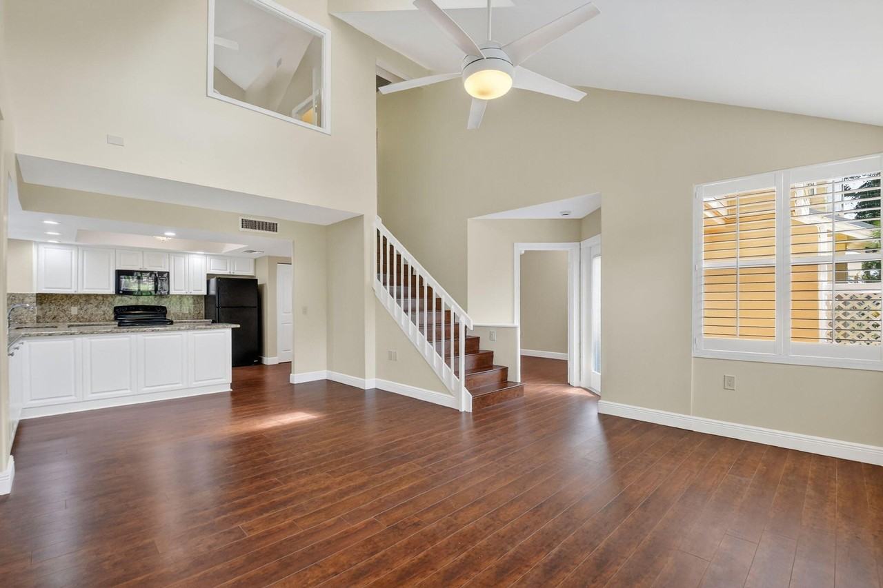 203 Andover Ct - Photo 7 of 36