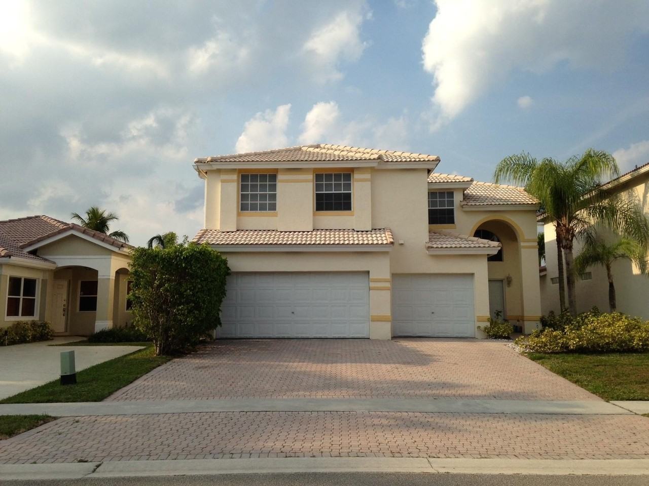 11073 Harbour Springs Cir - Photo 4 of 50
