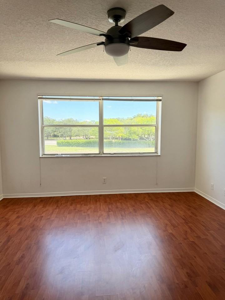 11073 Harbour Springs Cir - Photo 6 of 50