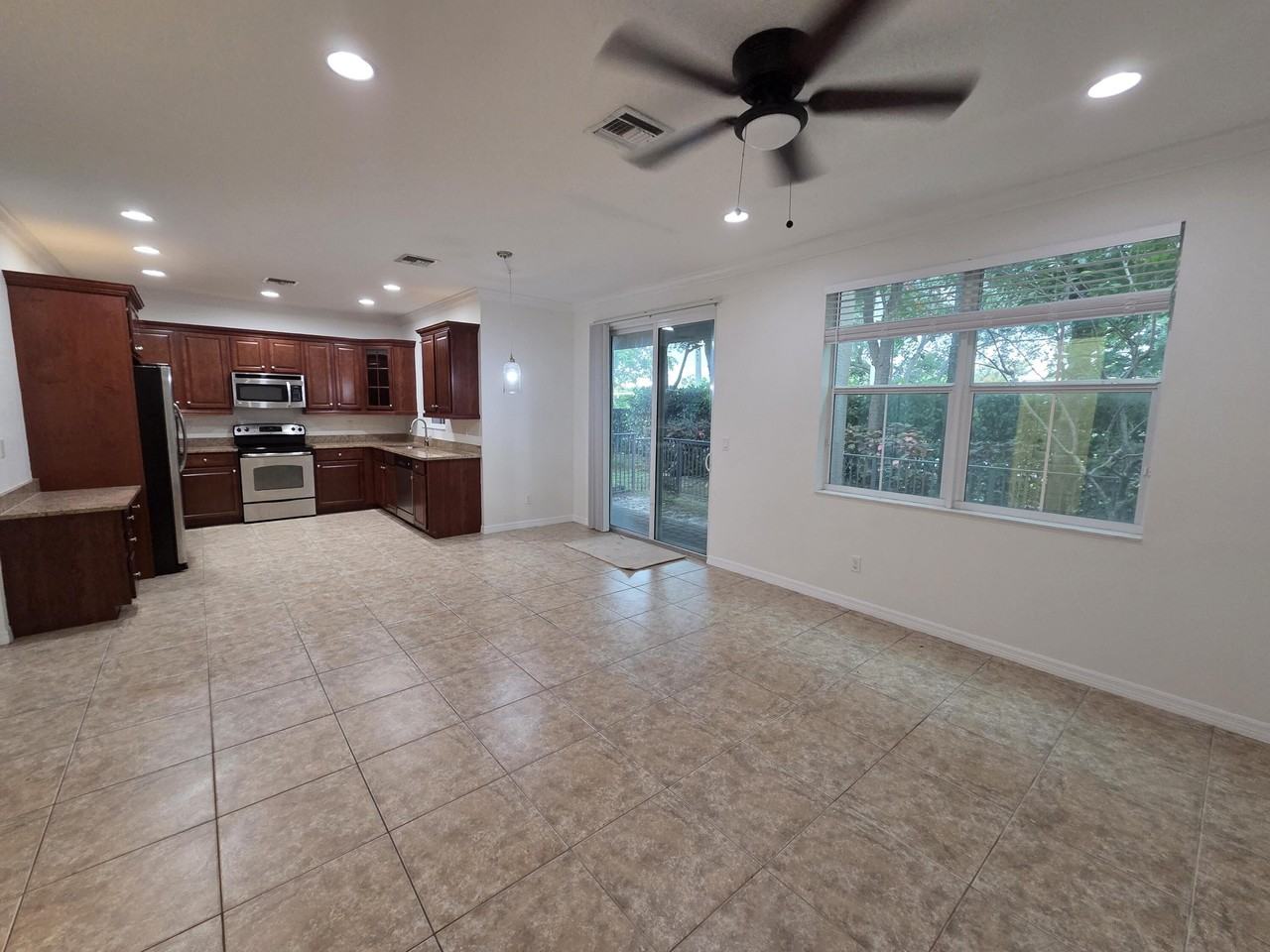 4507 Mediterranean Cir - Photo 4 of 21