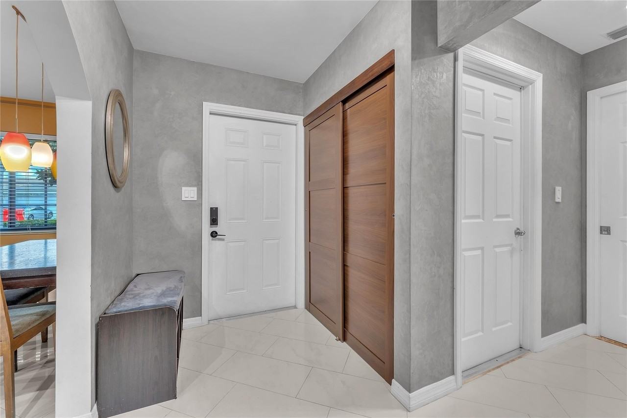 8407 Nw 78th Ct - Photo 2 of 23