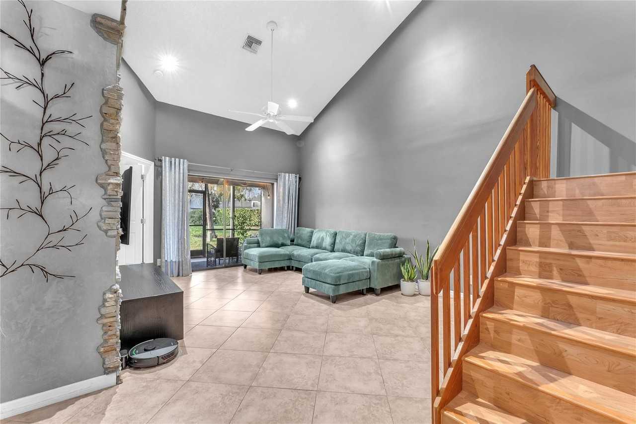 8407 Nw 78th Ct - Photo 3 of 23