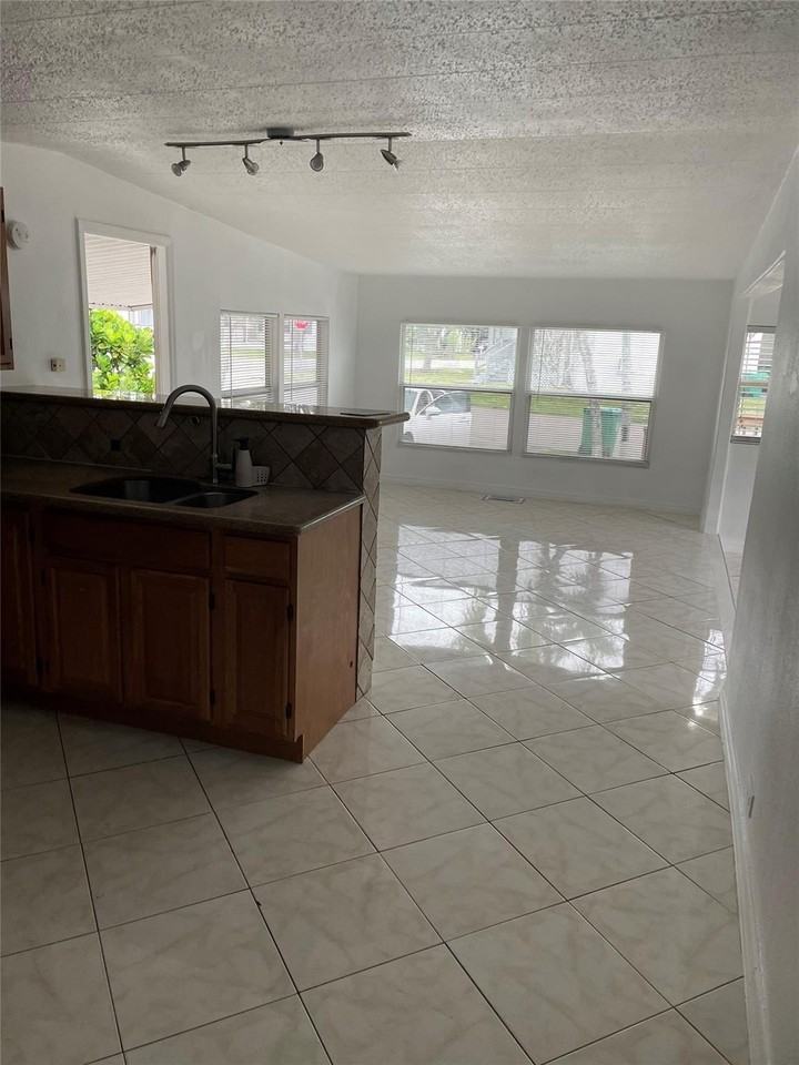 8580 Sw 23rd Pl - Photo 3 of 15