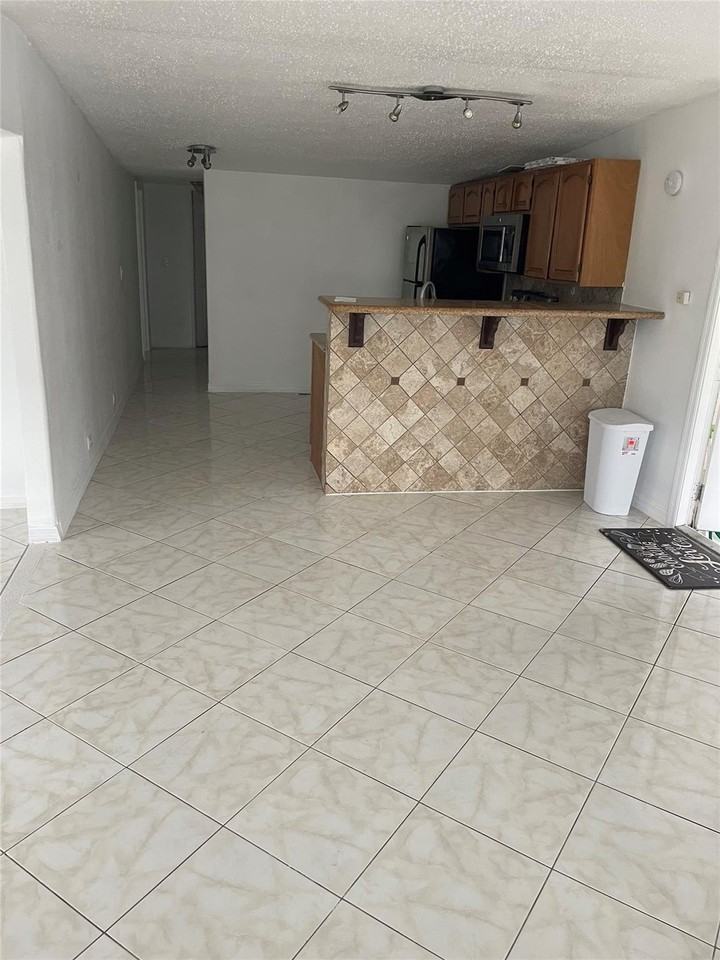 8580 Sw 23rd Pl - Photo 6 of 15