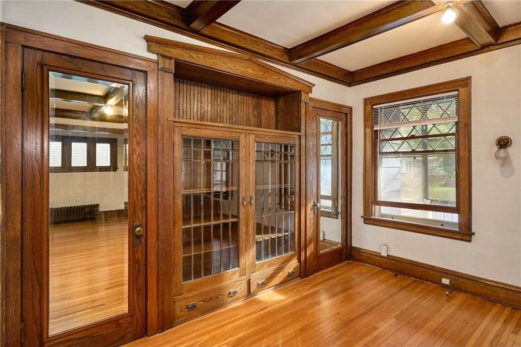 2410 Colfax Ave S - Photo 6 of 28