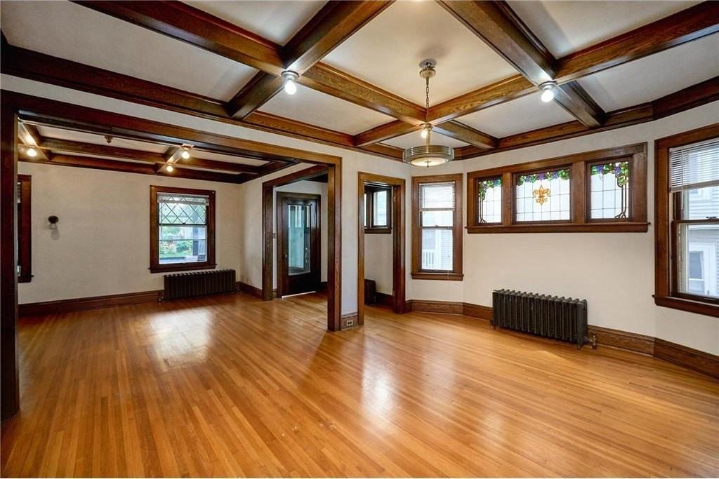 2410 Colfax Ave S - Photo 7 of 28