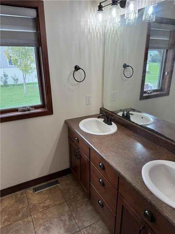 5087 Woodhaven St S - Photo 6 of 27
