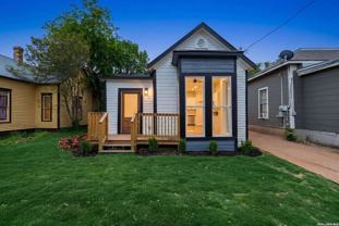 1122 N Pine St - Photo 1 of 1