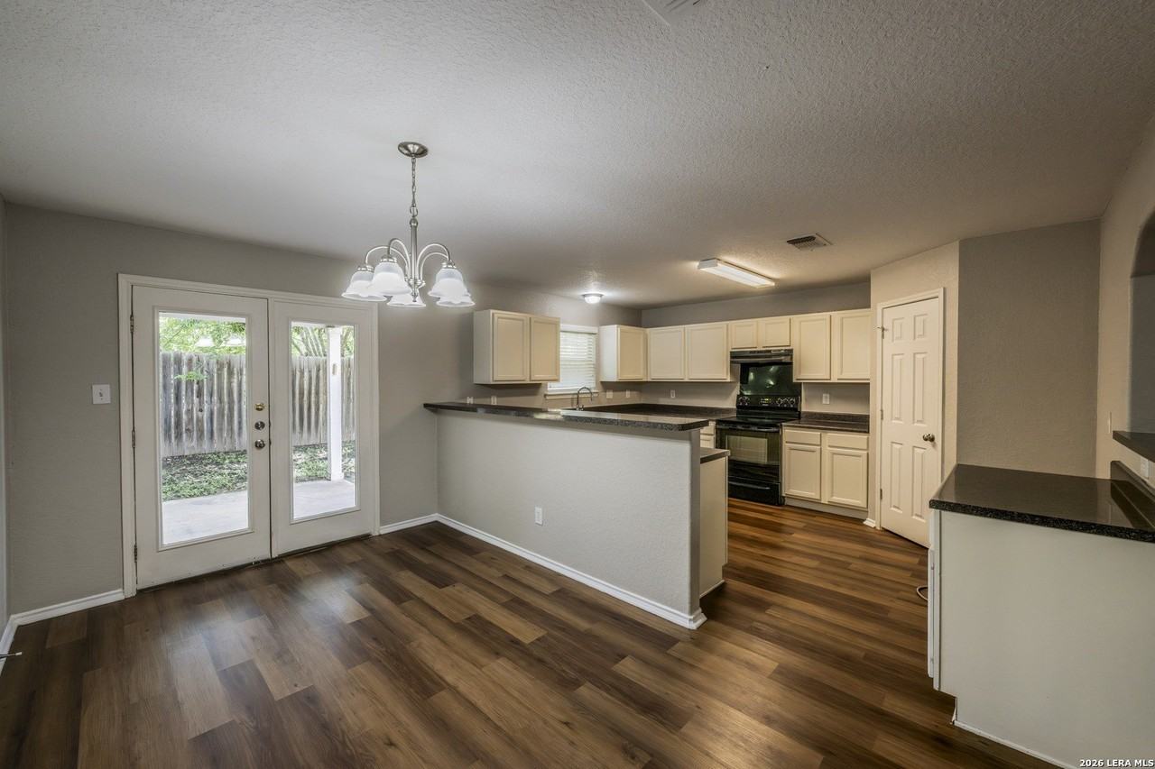 4210 Wensledale Dr - Photo 5 of 25