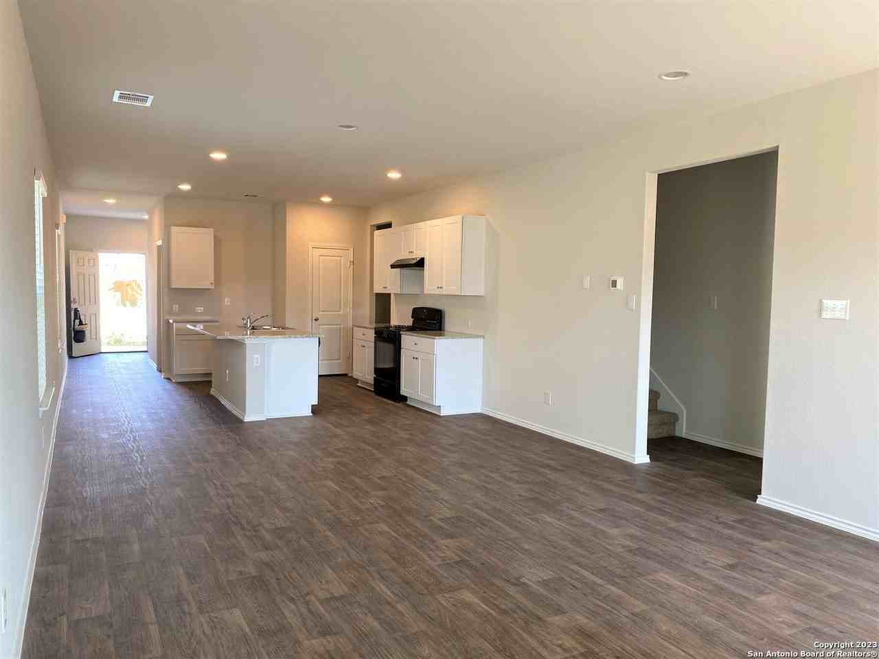 2962 Wolfcreek - Photo 2 of 13