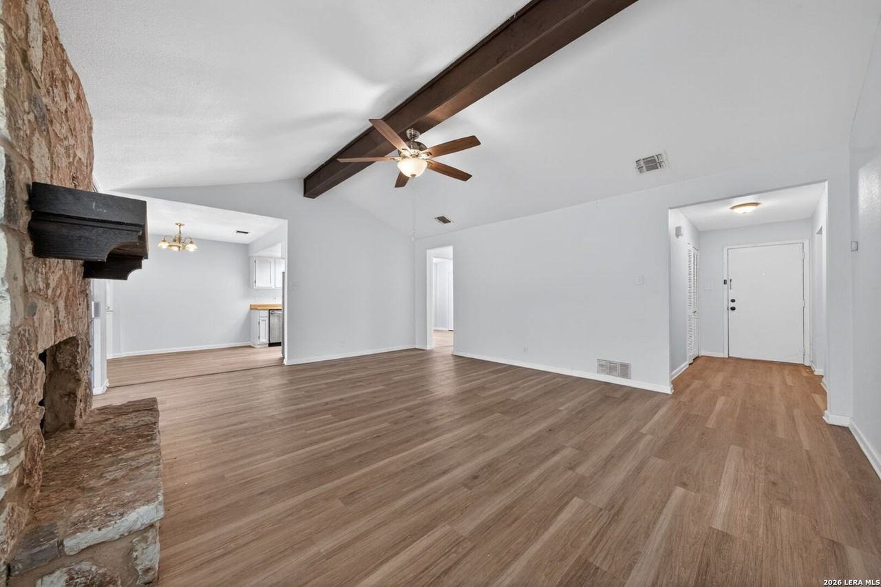 4659 Wetz Dr - Photo 6 of 29