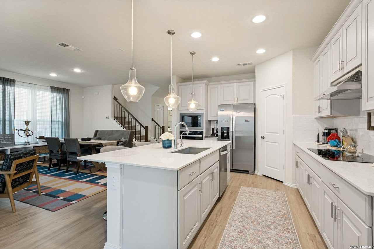 4717 Whaler - Photo 4 of 12