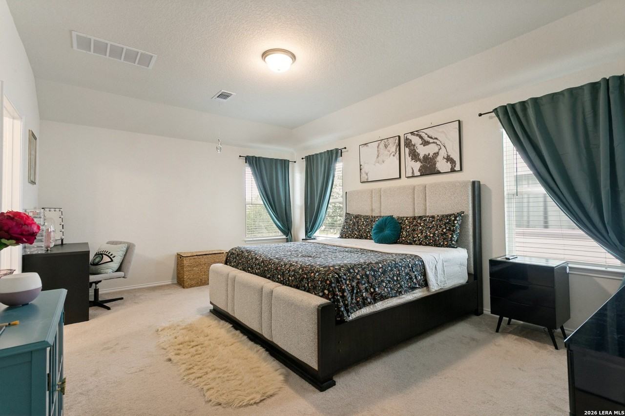 4717 Whaler - Photo 6 of 12