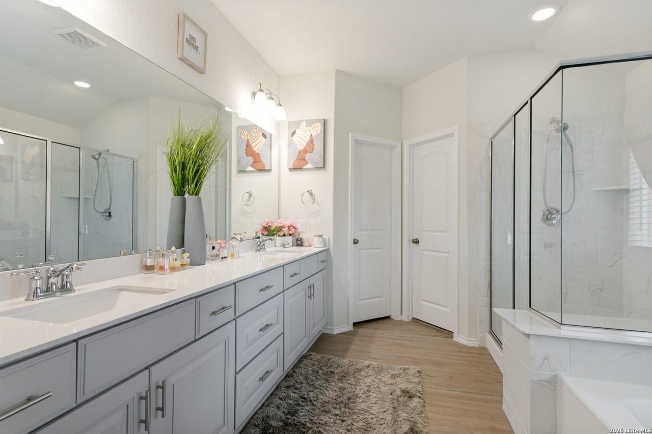 4717 Whaler - Photo 7 of 12