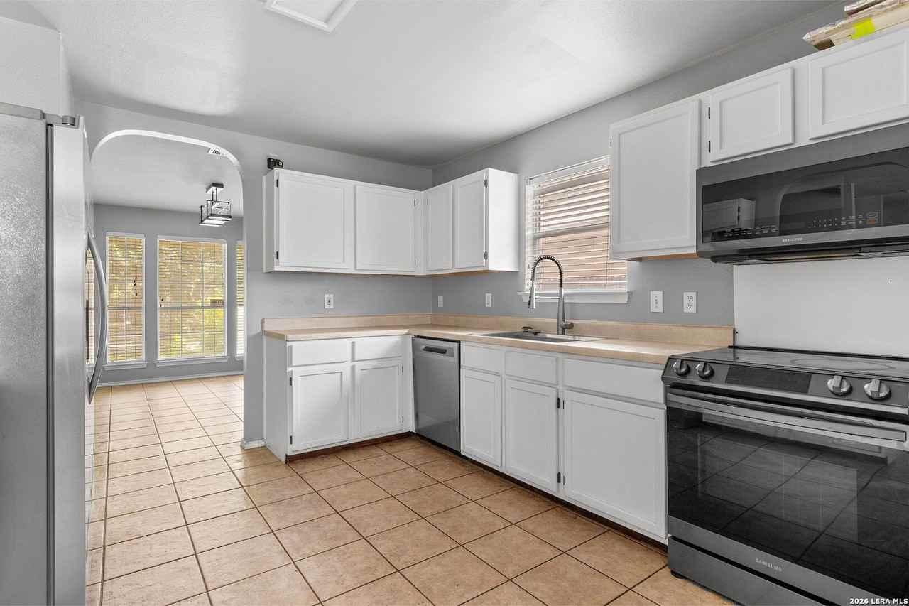 9915 Sandlet Trl - Photo 7 of 26