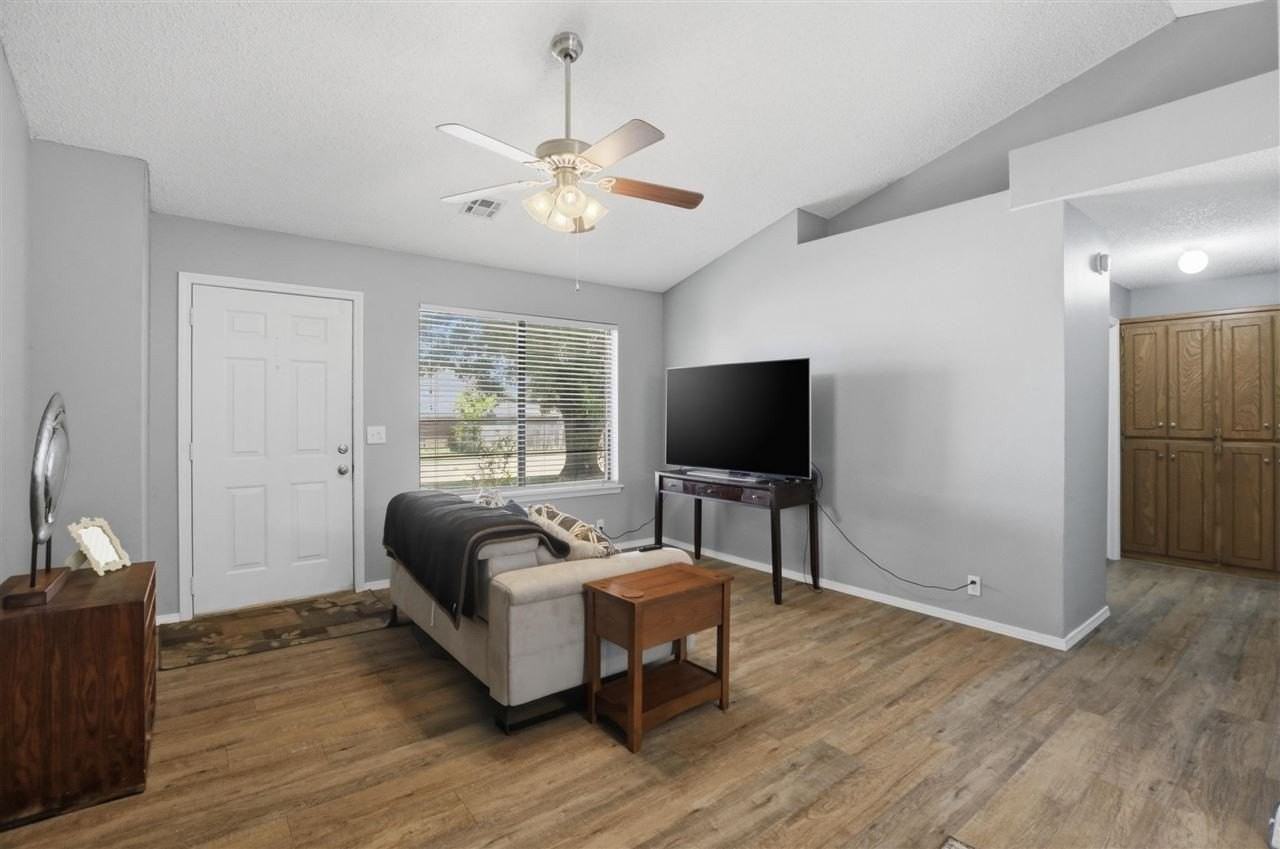 1203 E Dell Ave - Photo 7 of 31