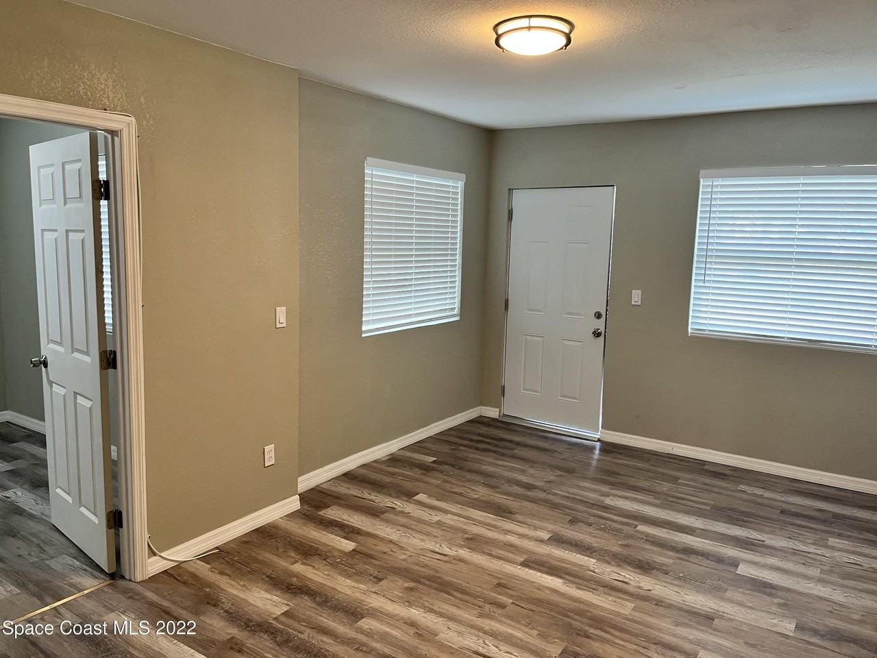 701 Tropic St #B - Photo 3 of 11