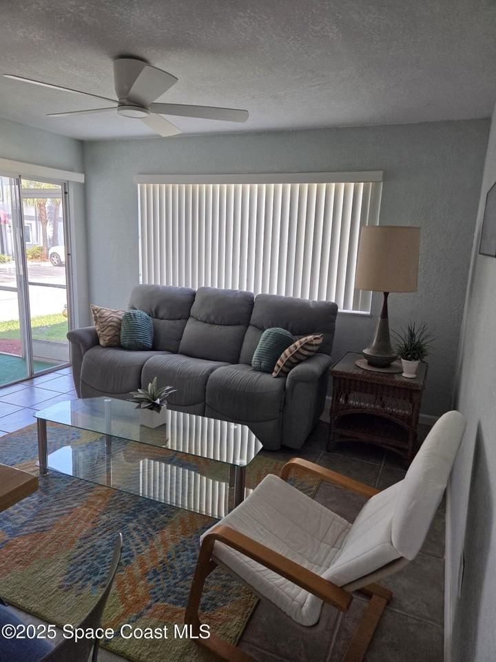 400 Beach Park Ln - Photo 5 of 20