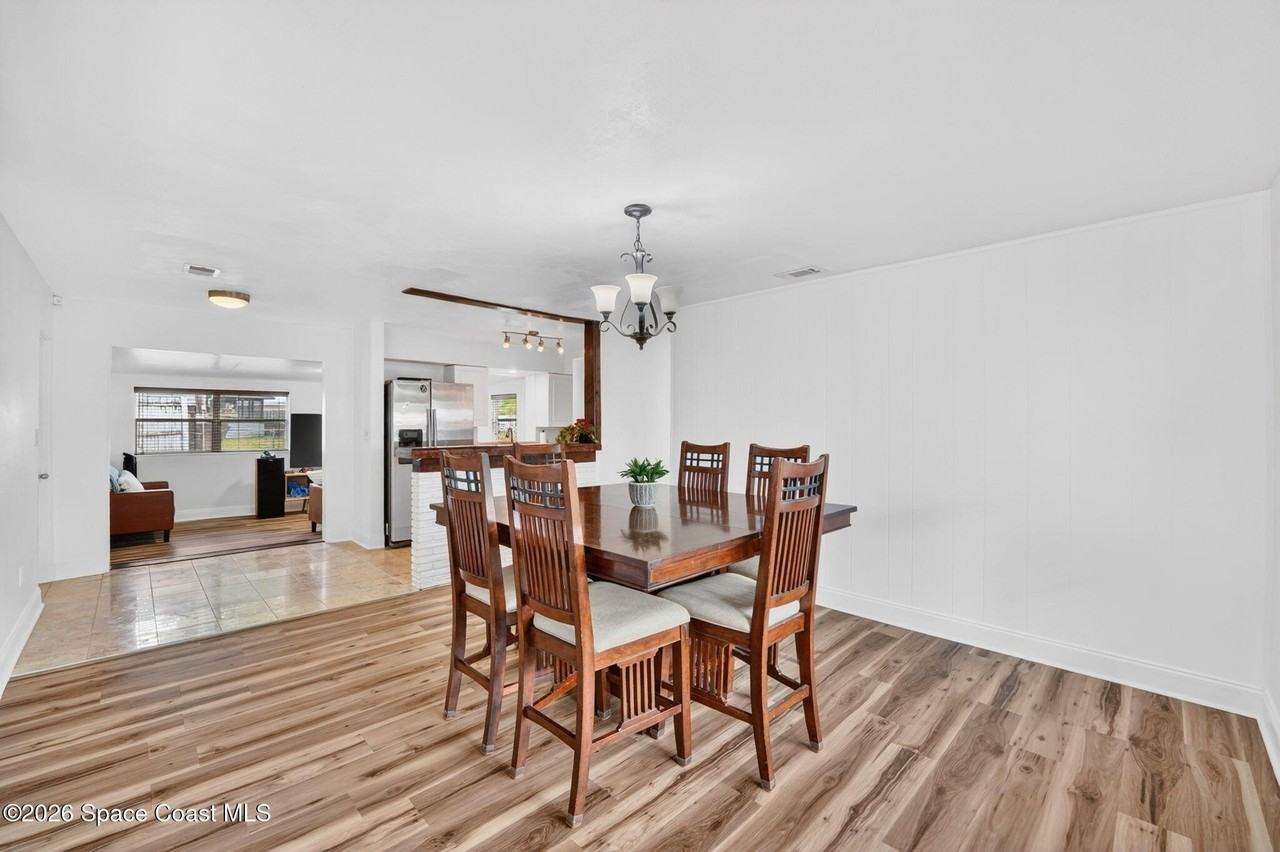 1514 Elm Ter - Photo 3 of 33