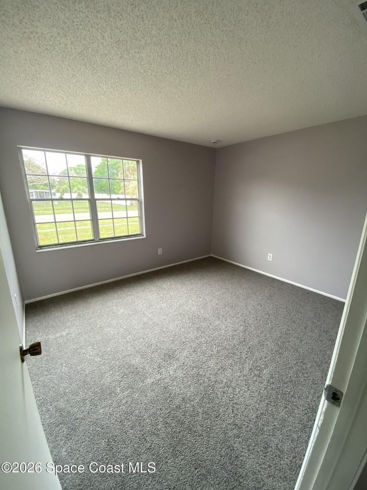 1264 Dawn St Ne - Photo 5 of 14