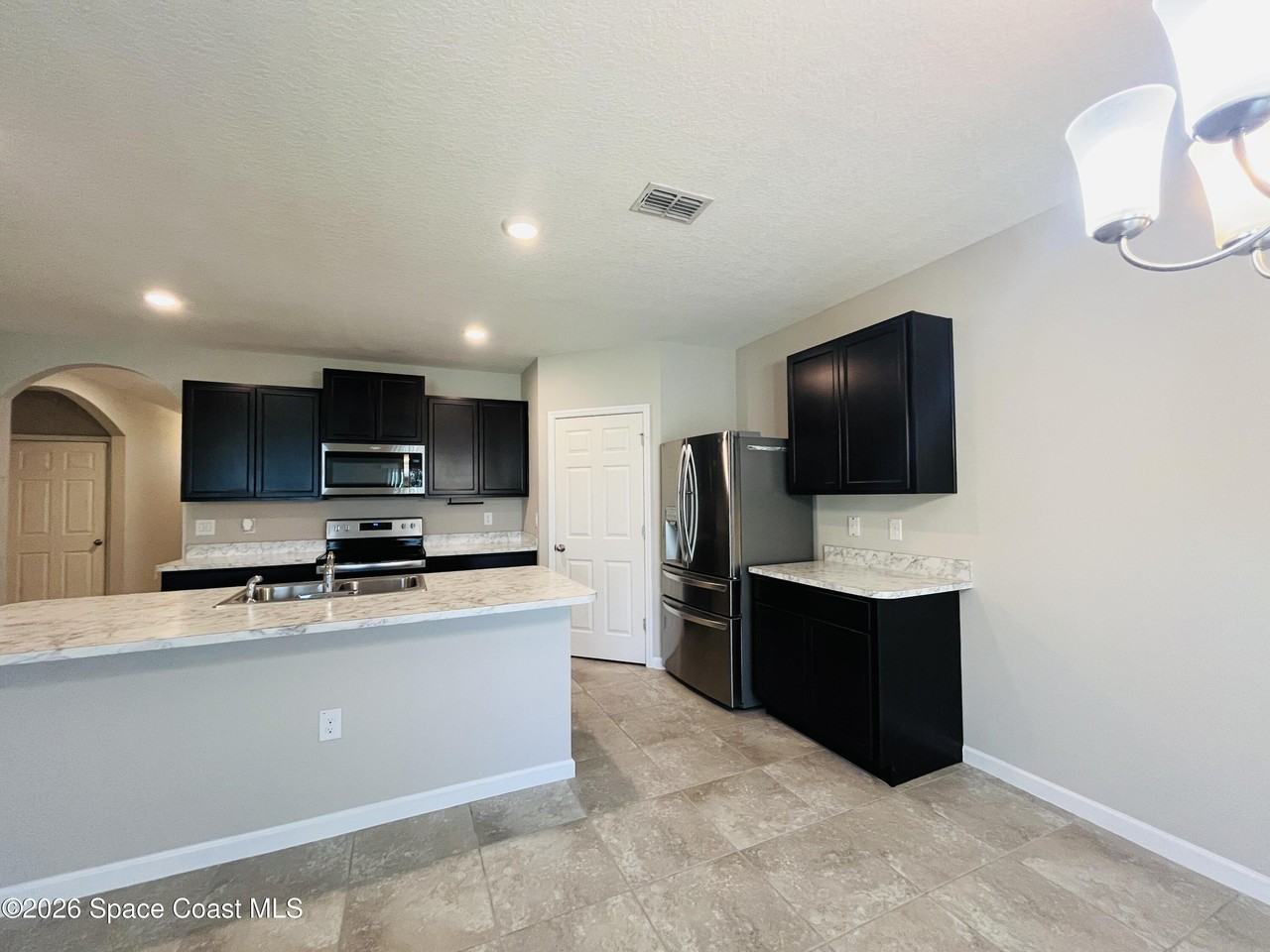 420 Sorrento Dr - Photo 5 of 17
