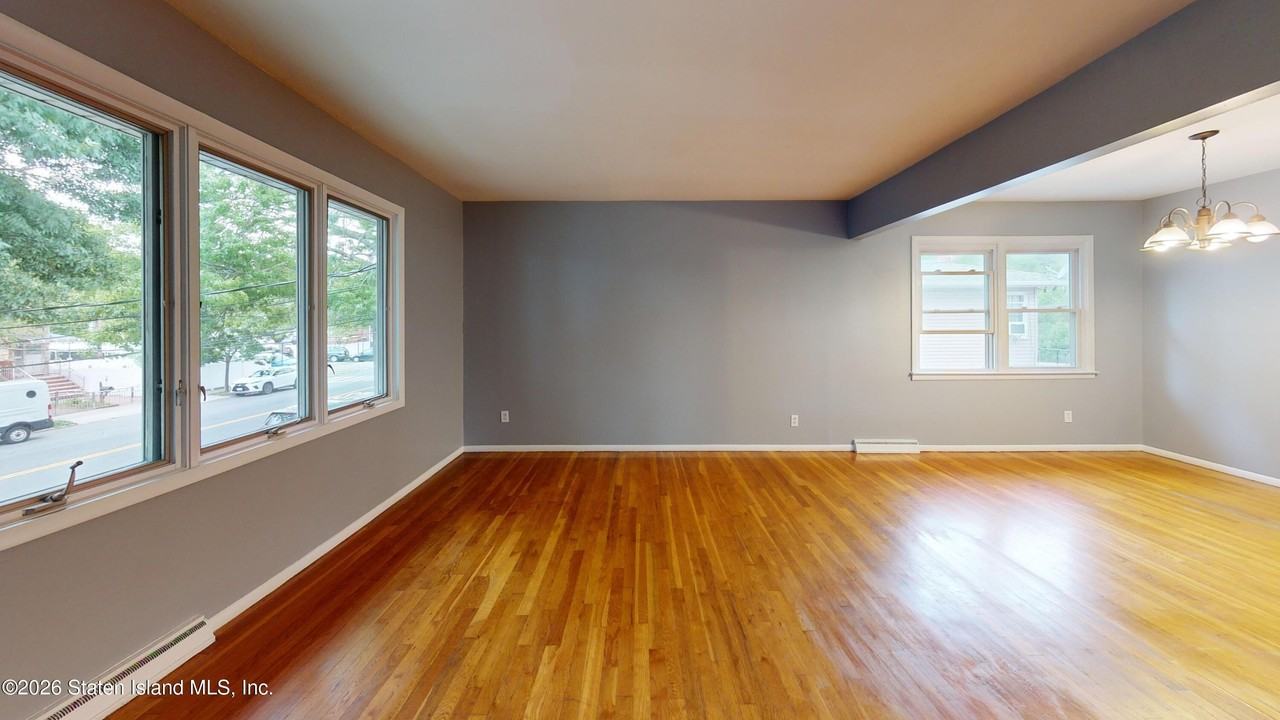 713 Tysens Ln - Photo 2 of 15