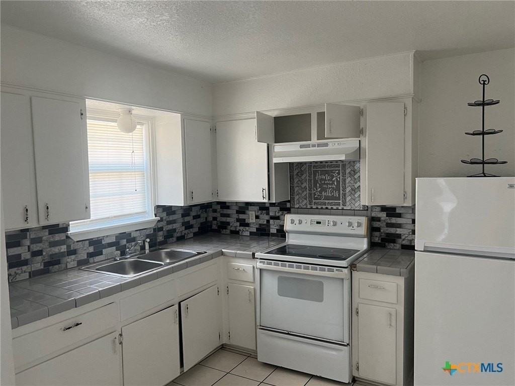 516 Wolf St - Photo 3 of 6