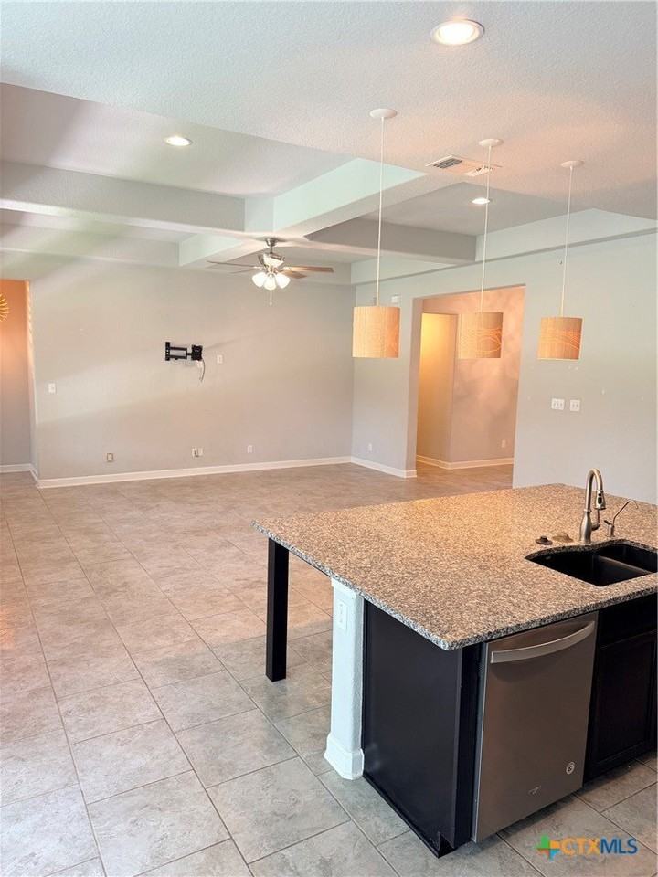 490 Pecan Mdws - Photo 3 of 17