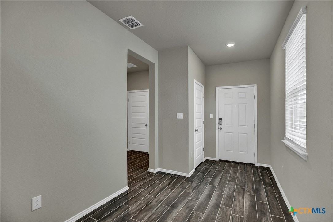 267 Kinsley Way - Photo 4 of 28