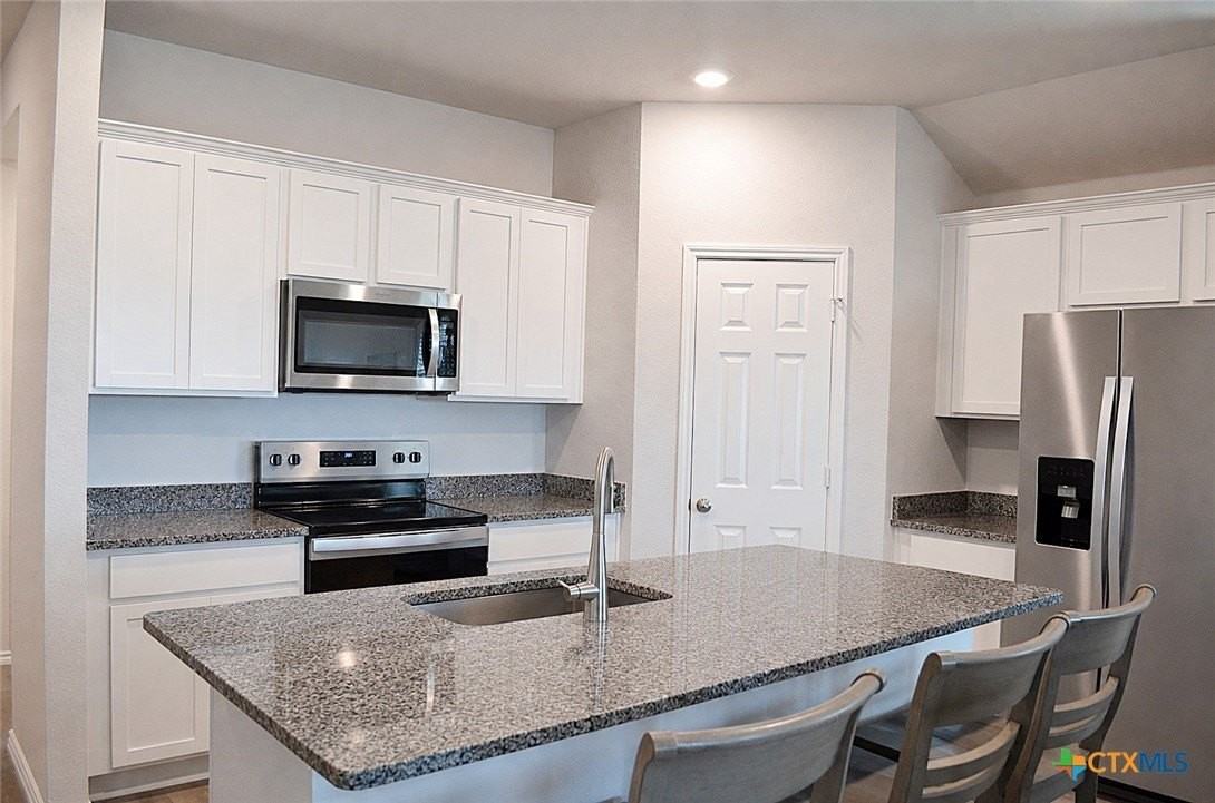 2477 Bee Creek Dr - Photo 5 of 19