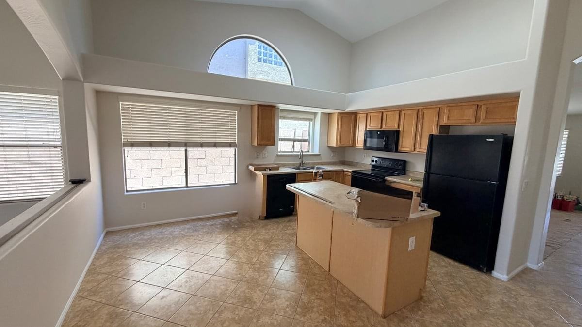 42376 W Chisholm Dr - Photo 4 of 25