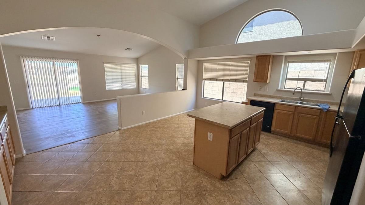 42376 W Chisholm Dr - Photo 7 of 25