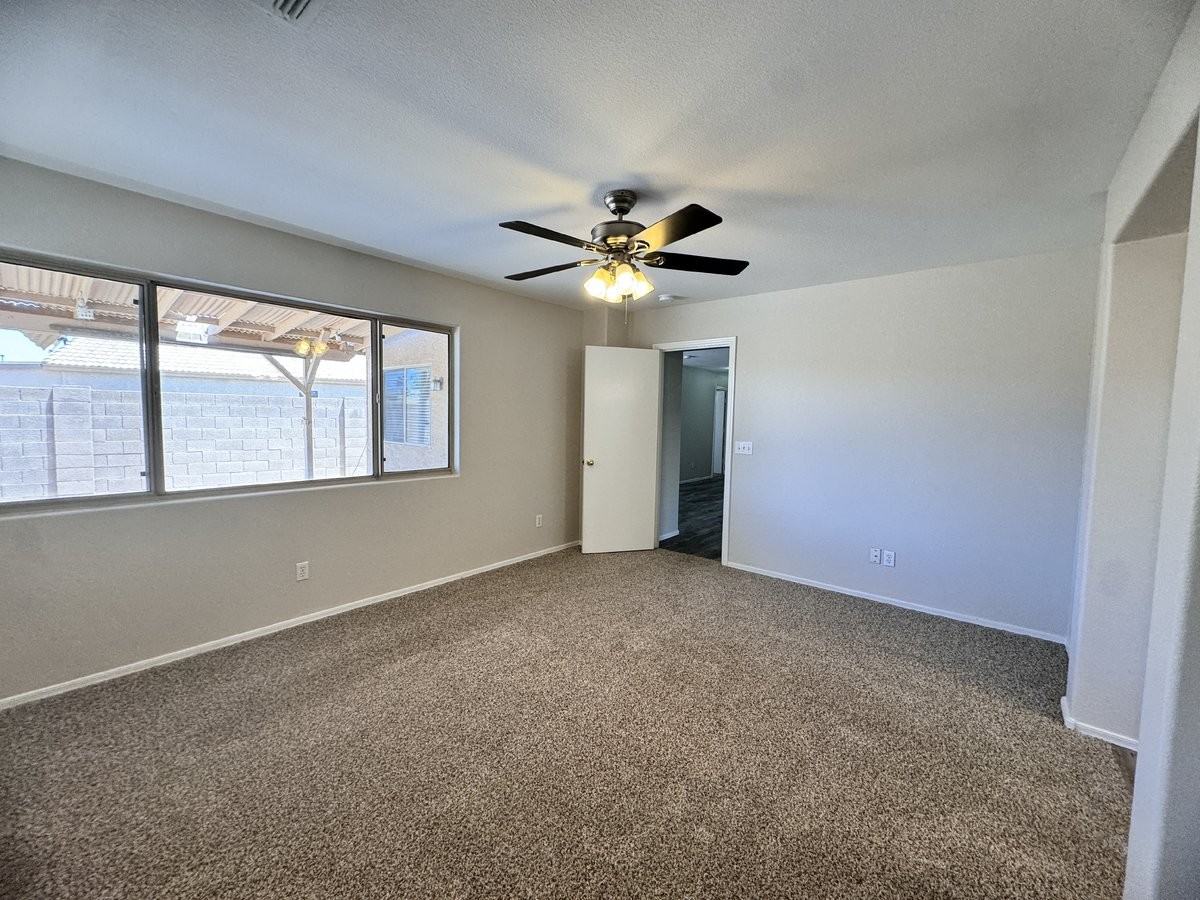 9138 W Ross Ave - Photo 5 of 48