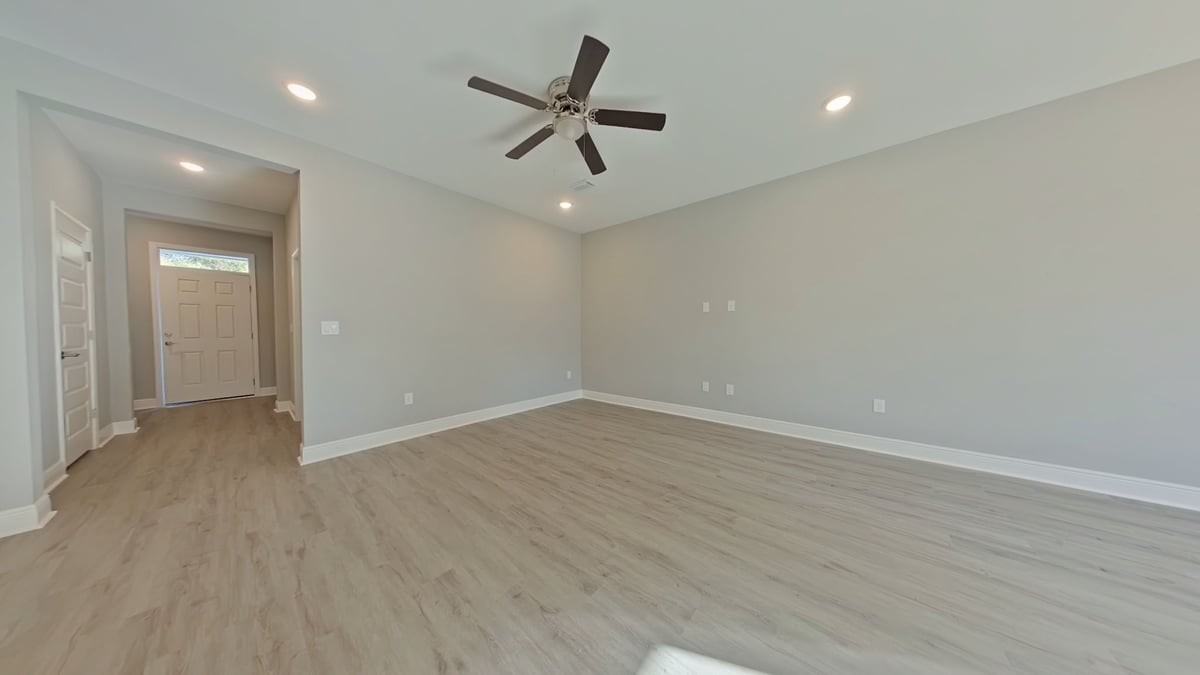 814 Kenneth Dr - Photo 5 of 17