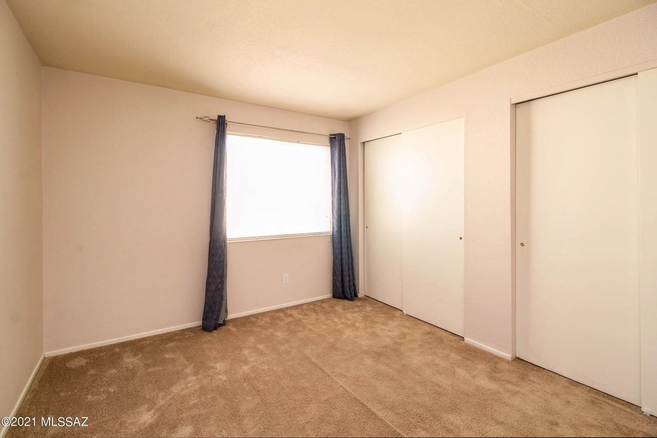 4465 E Mossy Brook Pl - Photo 6 of 9