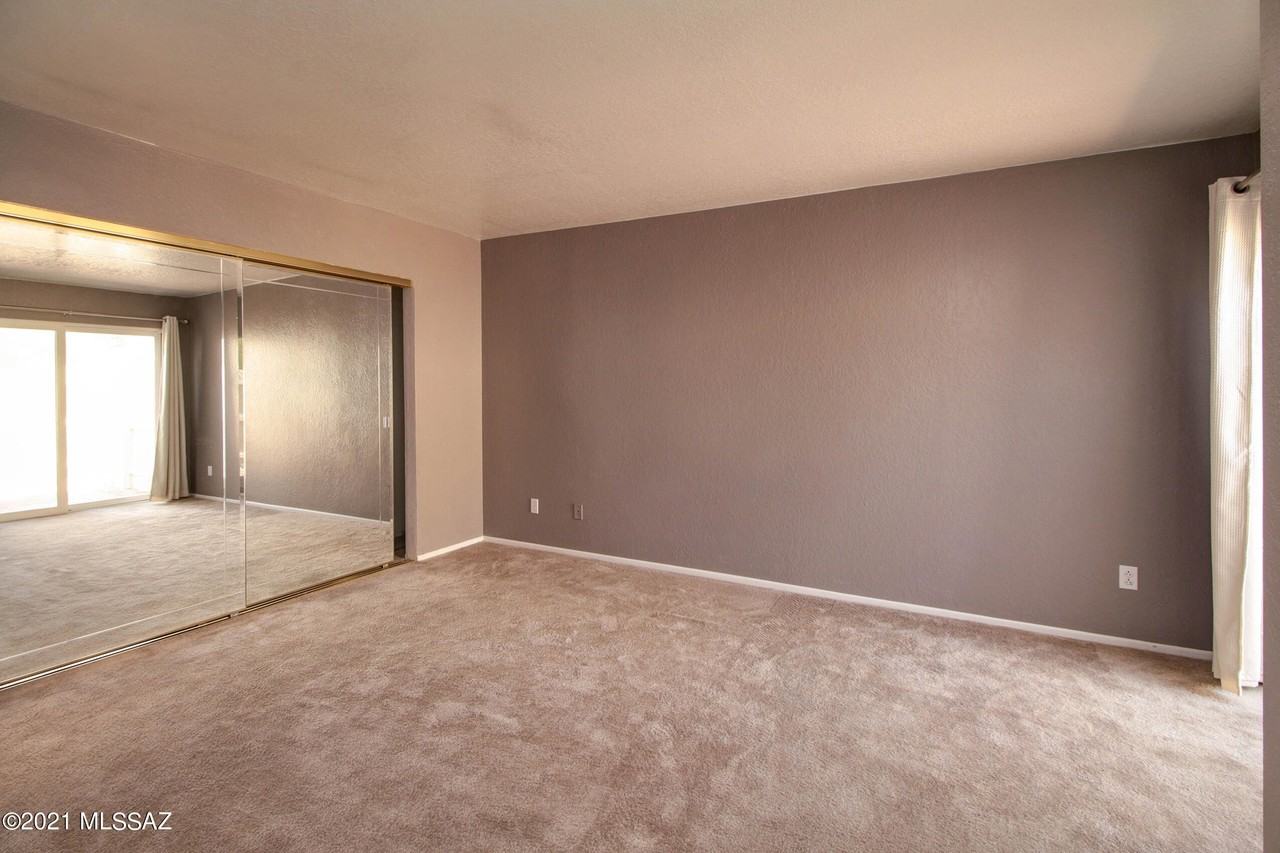 4465 E Mossy Brook Pl - Photo 7 of 9