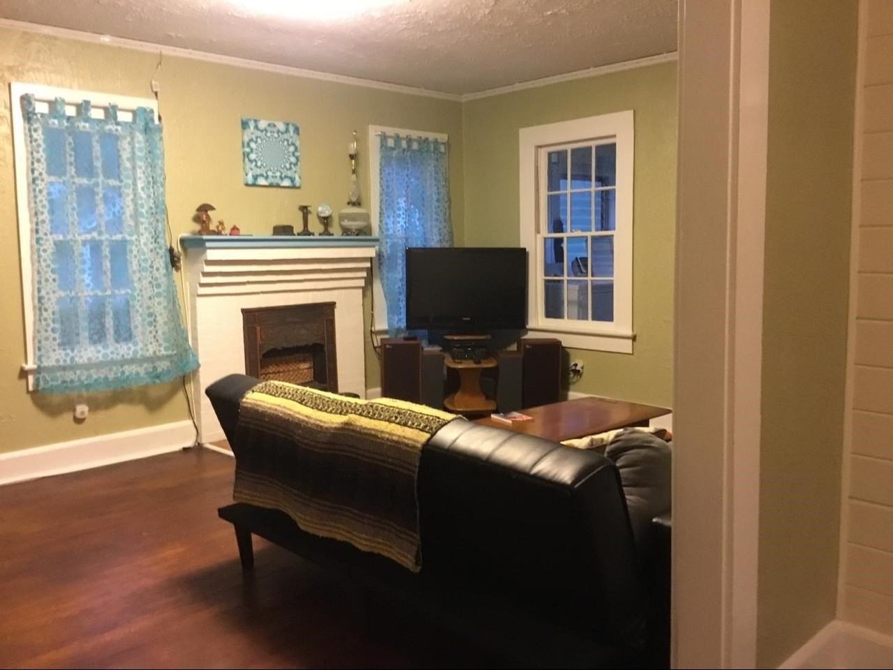 846 W Brevard St - Photo 2 of 6