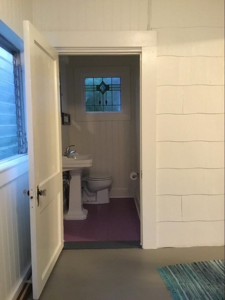 846 W Brevard St - Photo 5 of 6