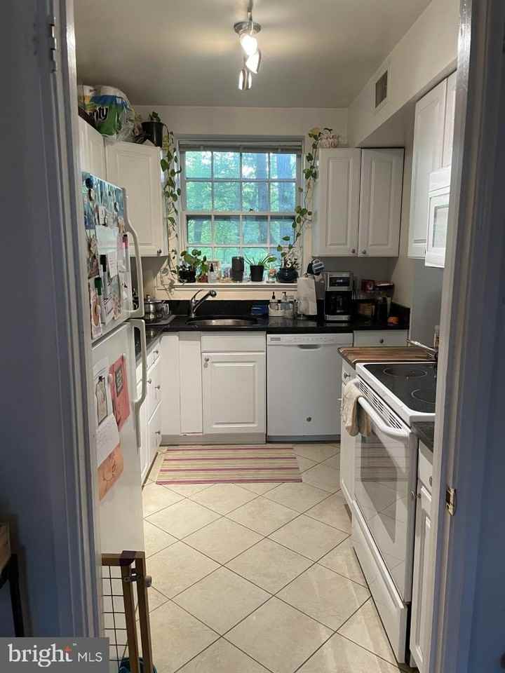 3990 Langley Ct Nw #D604 - Photo 5 of 16
