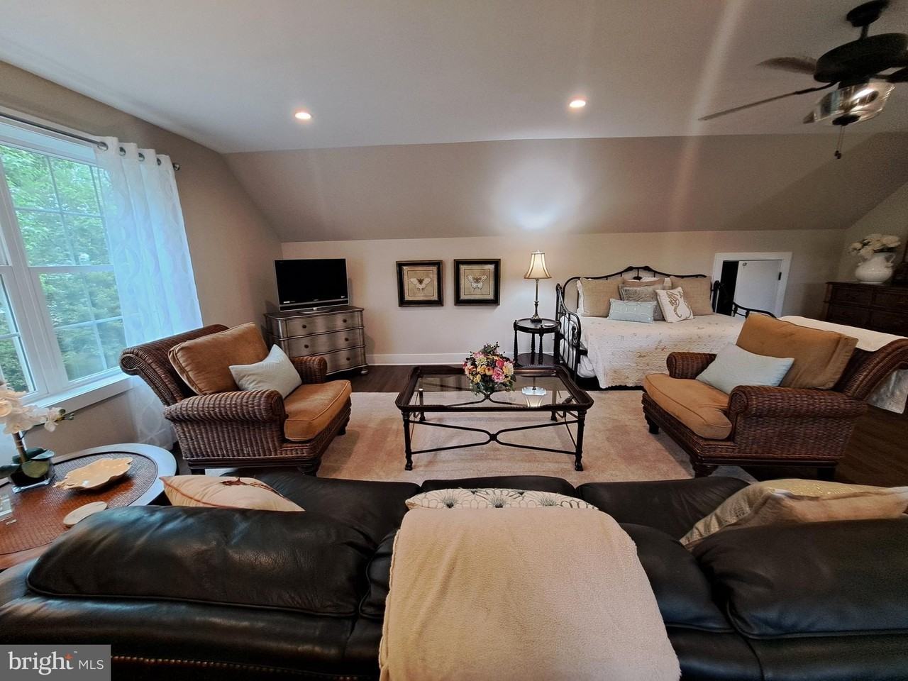 15550 New Rd - Photo 2 of 20