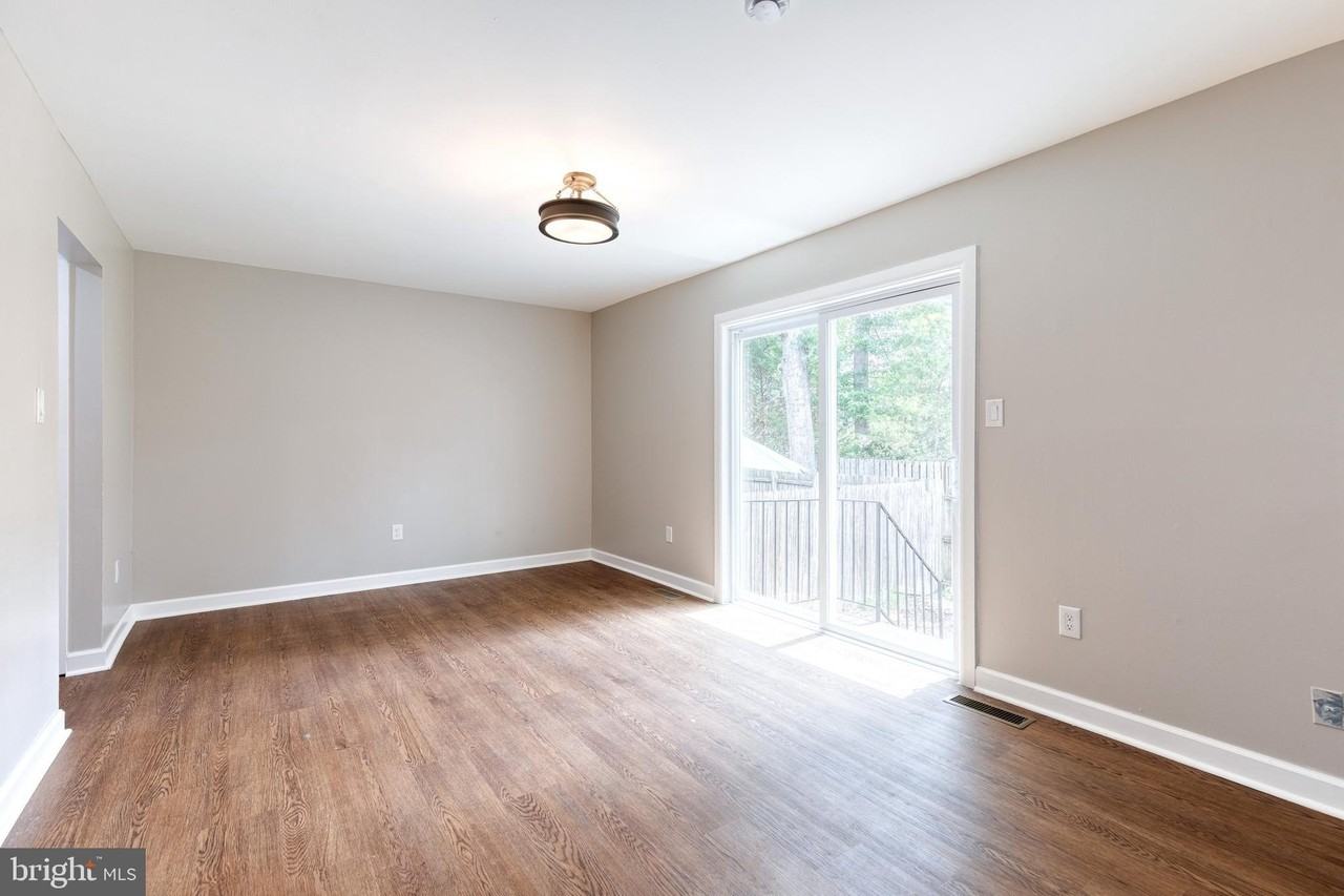 1869 Robin Ct - Photo 3 of 23