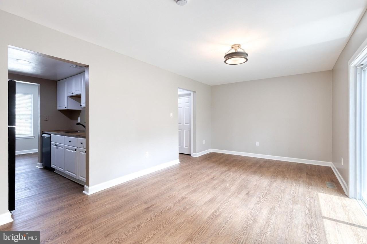 1869 Robin Ct - Photo 4 of 23