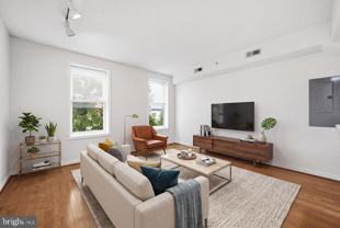 910 S Charles St #B - Photo 1 of 1