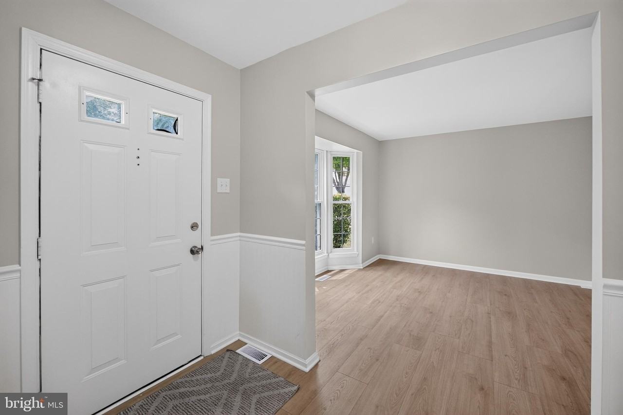 114 Gentlebrook Rd - Photo 2 of 32