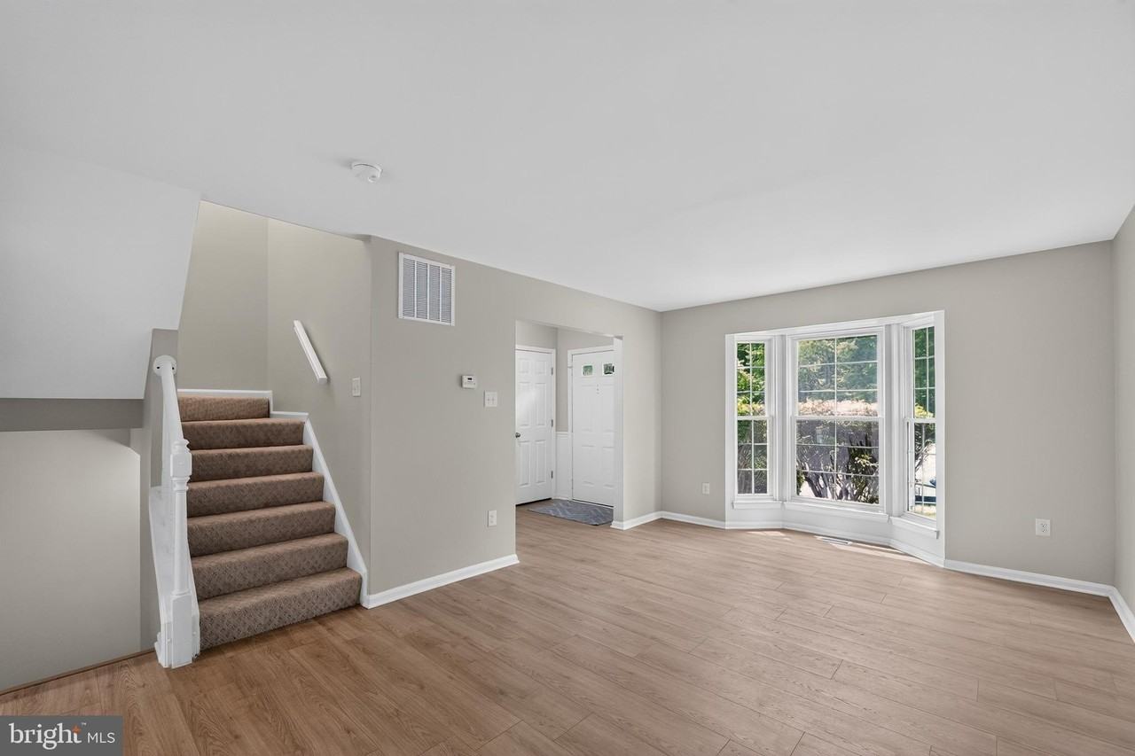 114 Gentlebrook Rd - Photo 3 of 32